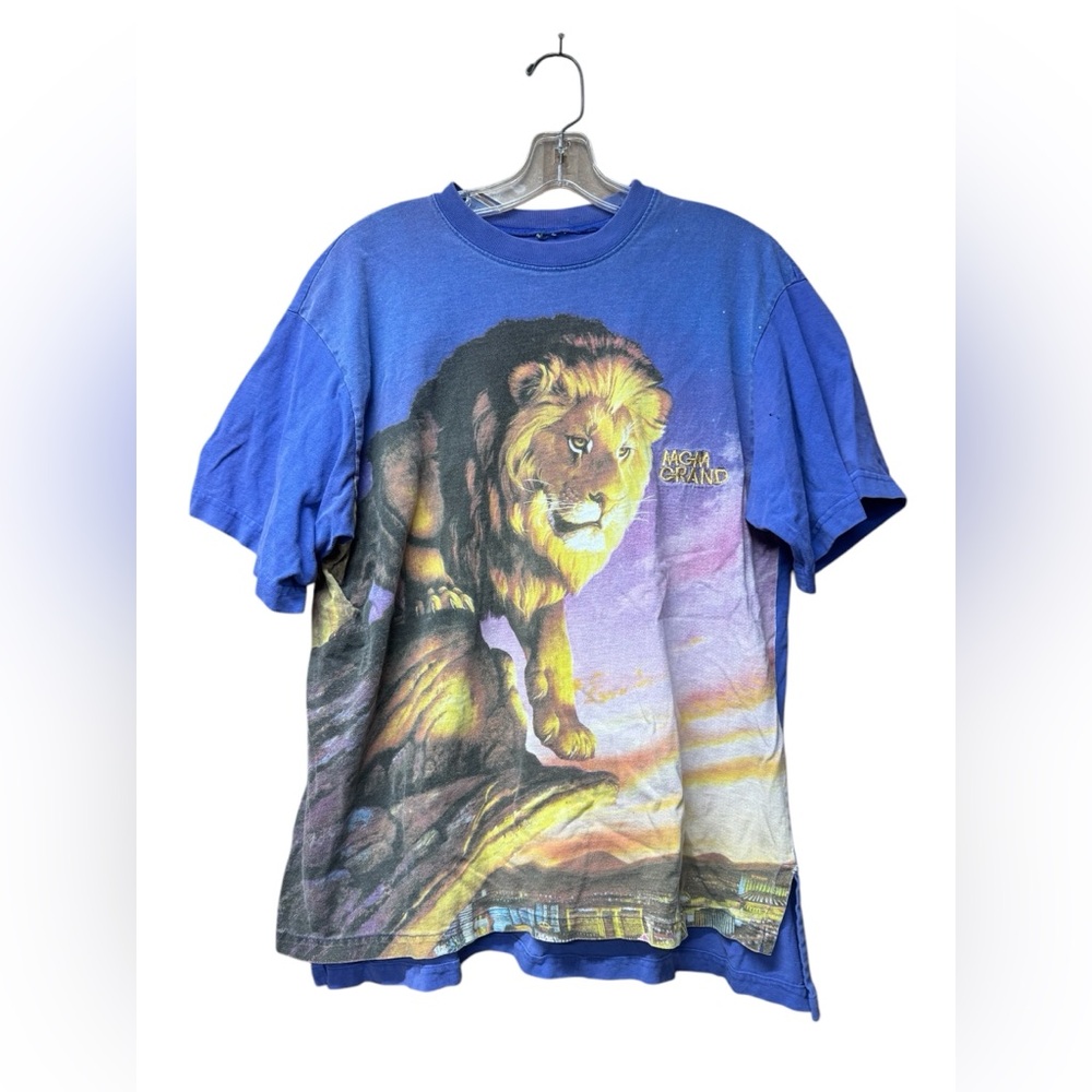 VTG 90s MGM Grand Hotel Lion T-Shirt Size L** All Over Print Graphic Retro